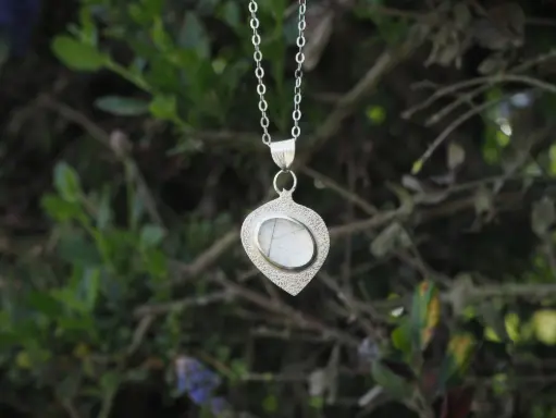 Collier "Latens"